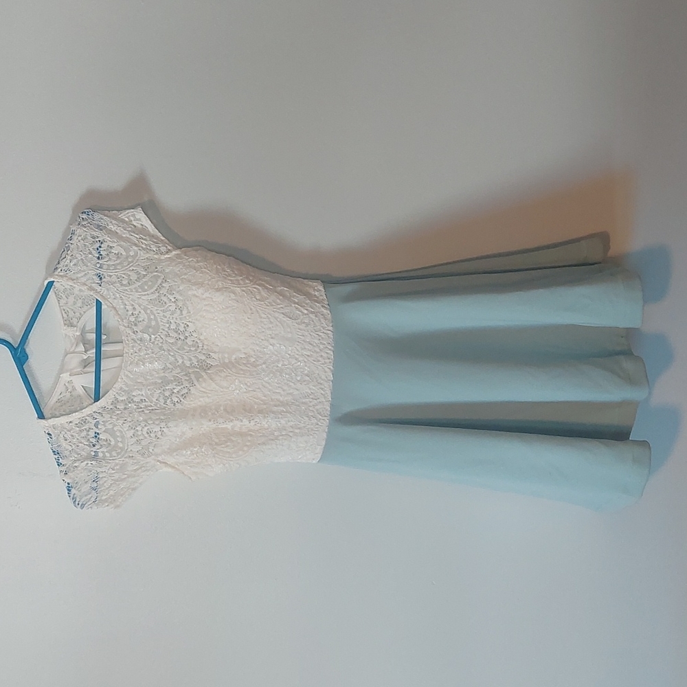 B Darlin Juniors' Bow-Back Colorblocked Dress Light Sage/Ivory 1/2